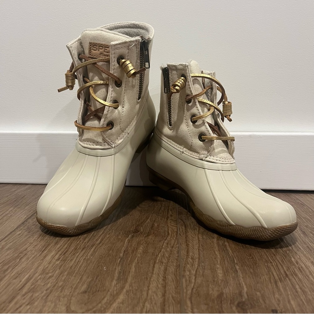 Sperry Duck Boots Cream and Gold Womens Size 6
